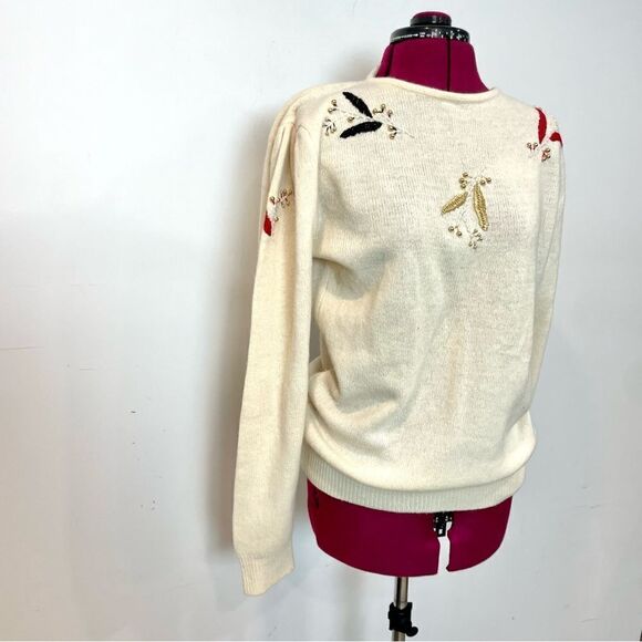 TAMRA Wool Angora White Cream Vintage Sweater Embroidery Golden Tone Beads 1960s - Picture 2 of 11